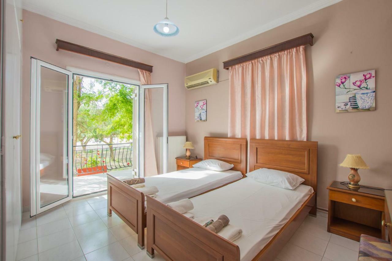 Dennis Tsilivi Houses & Studios By "Elite" ภายนอก รูปภาพ